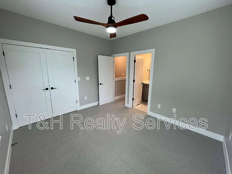 2117 Coretta Way — Photo 8