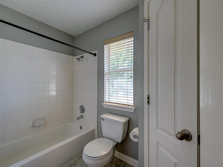 1554 Homewood Cir — Photo 27