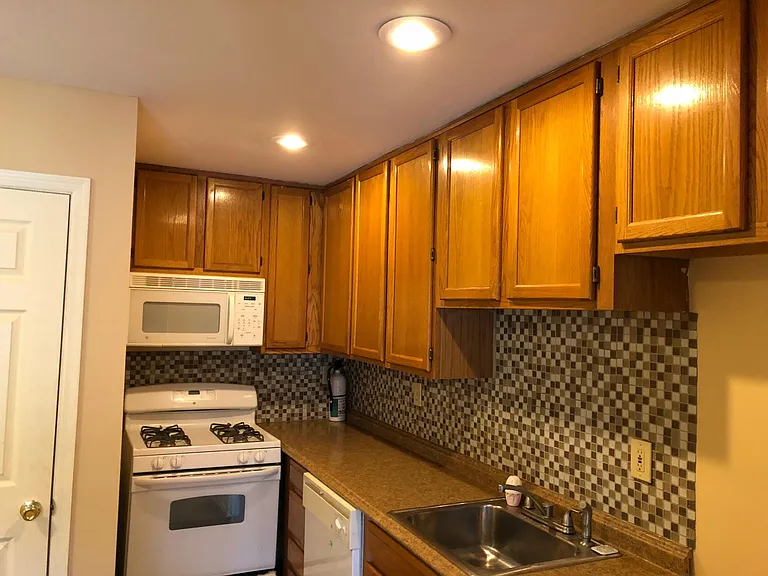 4220 Birchwood Ct — Photo 11