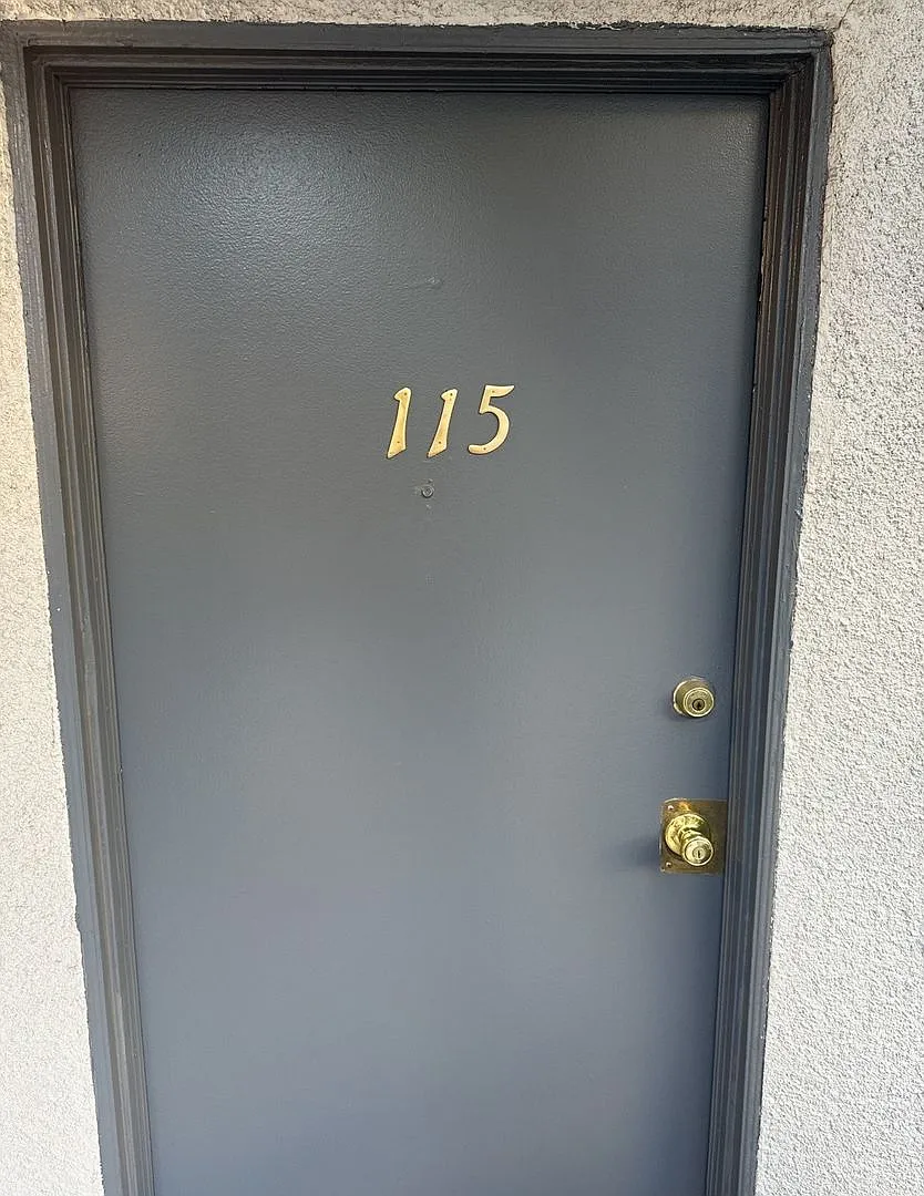 Blumax Burbank LLC — Photo 1