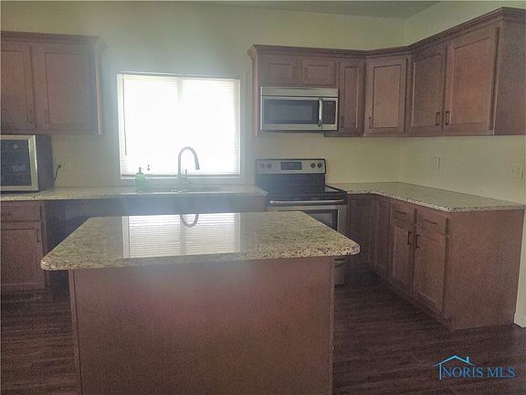 5th image of 358 Lake Shore Dr #Dr06