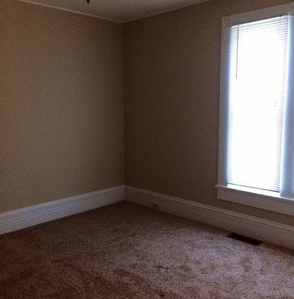5th image of 439 E Walnut St