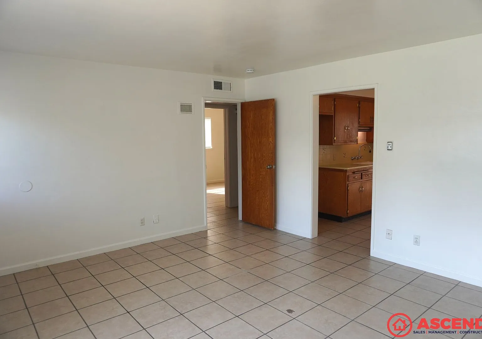 3820 Bryn Mawr Dr — Photo 4