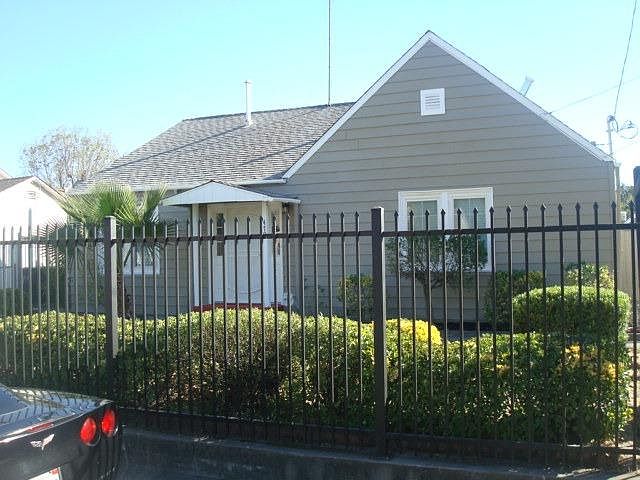1st image of 410 Lampasas Ave