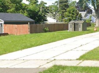 7029 Belton St, Garden City, MI