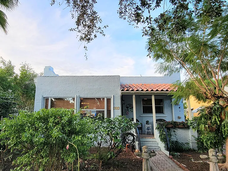 717 Macy St — Photo 1