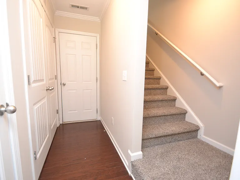 327 Dove Cottage Ln — Photo 32