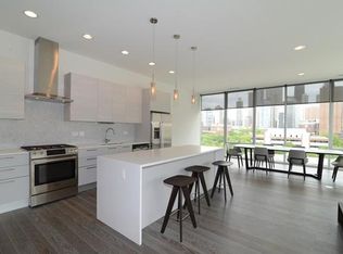862 N Franklin St, Chicago, IL 60610