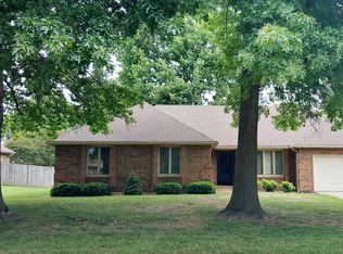 1615 E Camino Alto St, Springfield, MO 65804