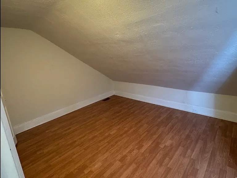 269 E Sharpnack St — Photo 8