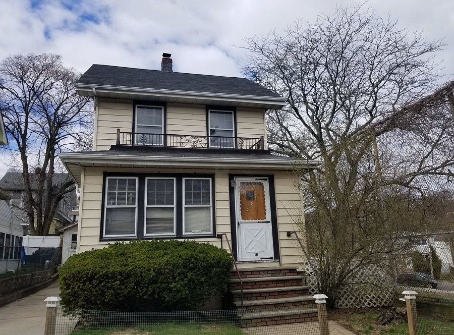 1st image of 18 Pleasant Ct