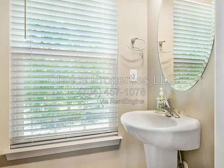 223 N Irwin Ave — Photo 14
