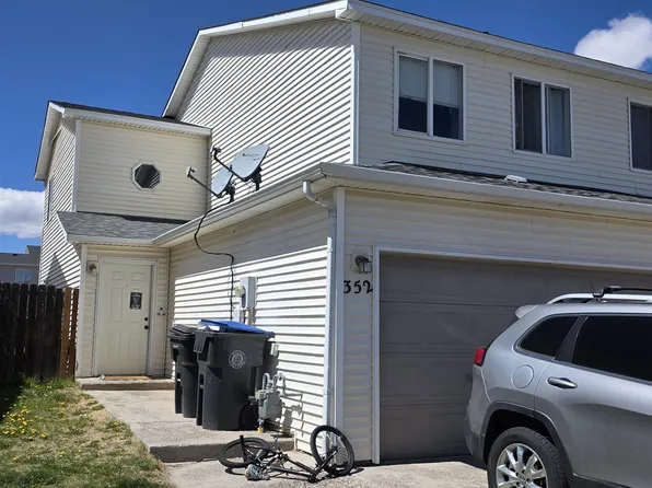 352 Snyder Ave, Cheyenne, WY 82007