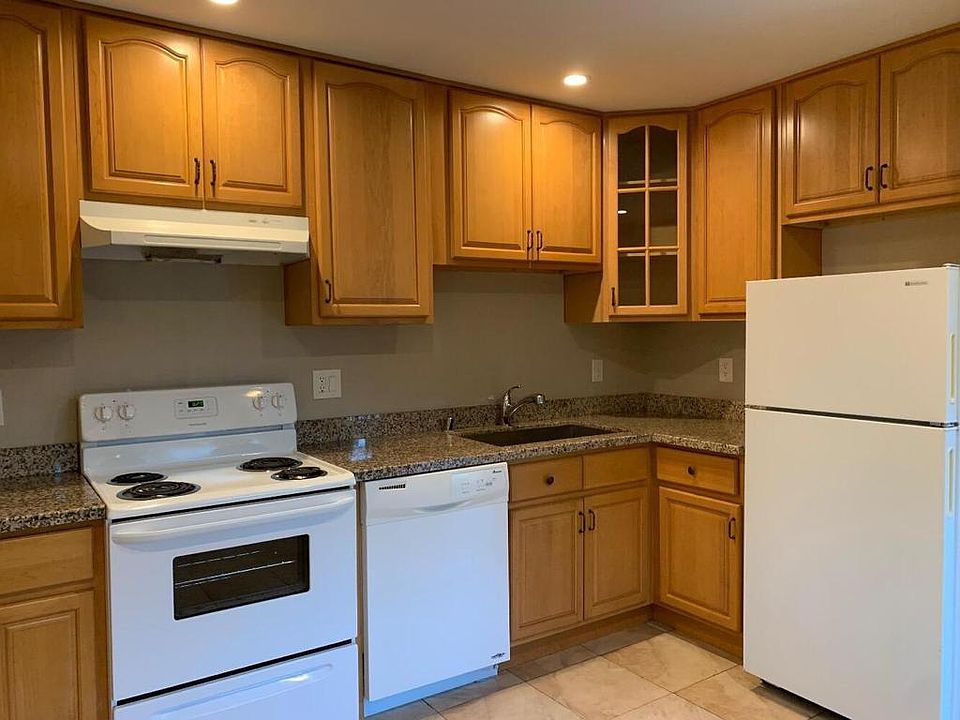 1st image of 994 Westlynn Way APT 2