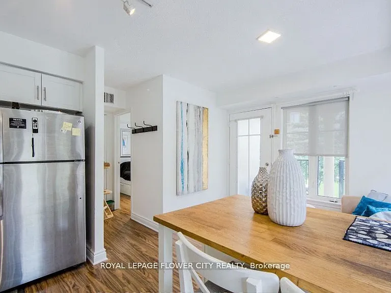 34 Western Battery Rd #423 — Photo 9