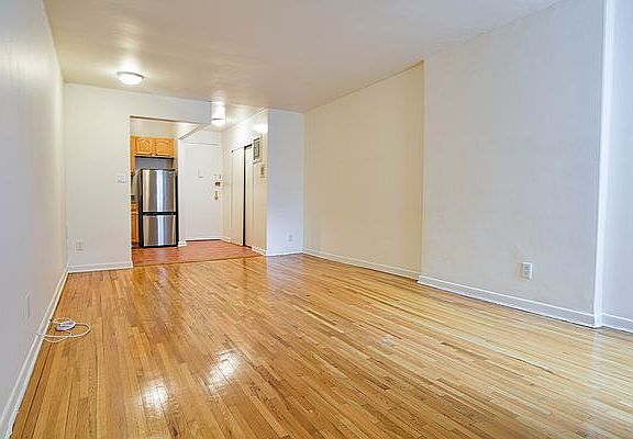 3rd image of 326 Columbus Ave APT 2I