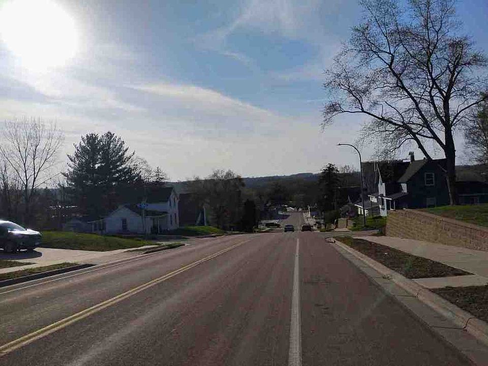 2nd image of 306 Bridge St