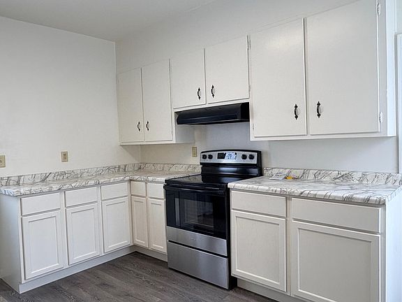 3rd image of 17 W Prospect St