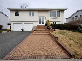 26 Laurel Pl, Bethpage, NY 11714