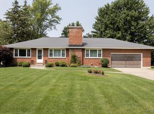 4580 W Overlook Dr, Williamsville, NY 14221