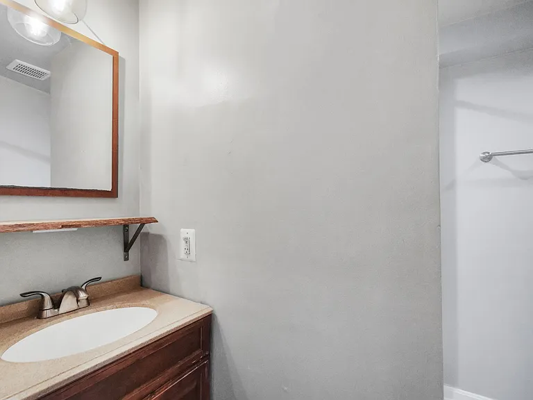 318 Farragut St NW #BASEMENT — Photo 5
