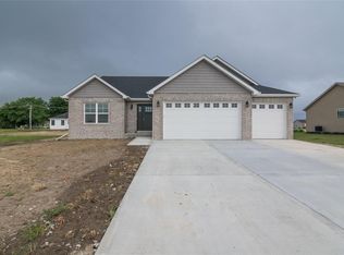 233 Ranchero Dr, Hamel, IL 62046