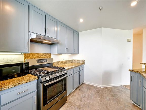 3rd image of 401 Crescent Ct APT 4205