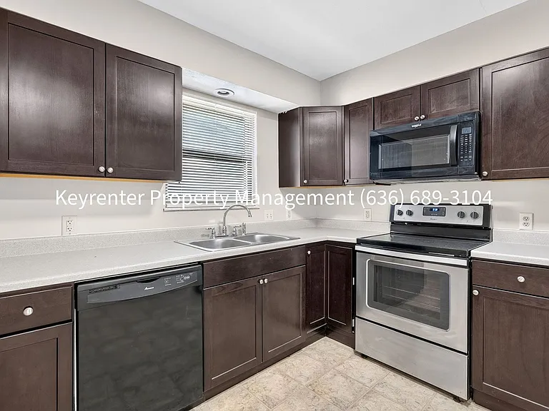 419 Omar Ct — Photo 7