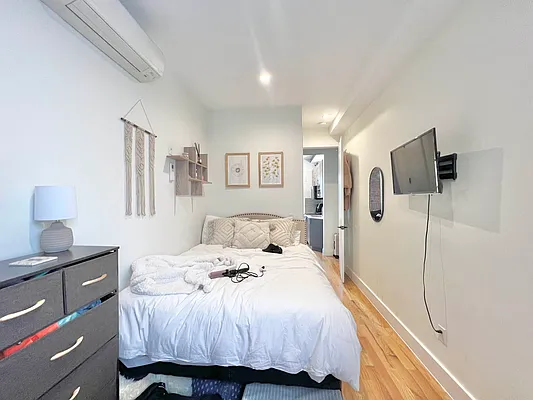 Rented by Doorway NYC, LLC | media 11
