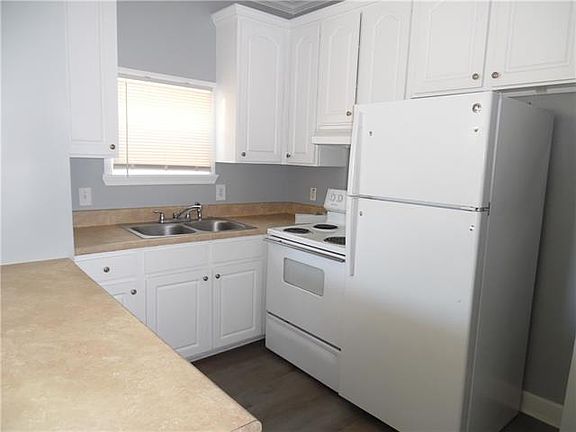 3rd image of 1423 Numa St