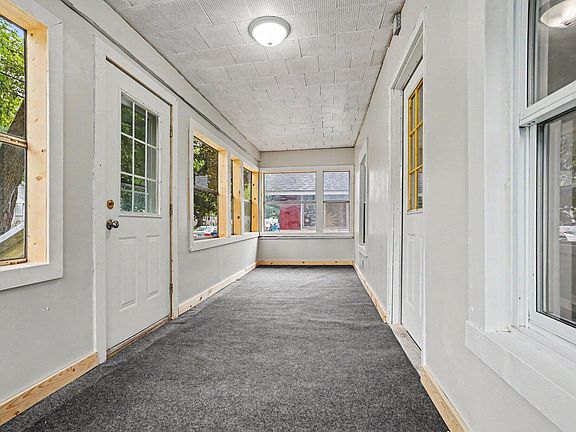 4th image of 112 Sharon Ave