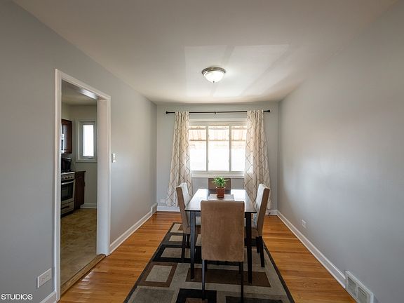 5th image of 2465 W Balmoral Ave #2N