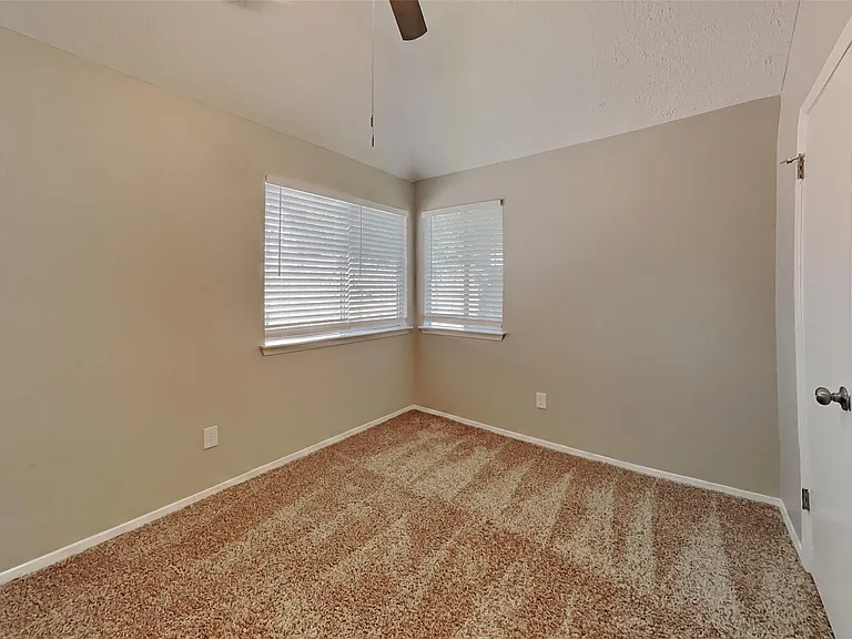 13215 Noblecrest Dr — Photo 11