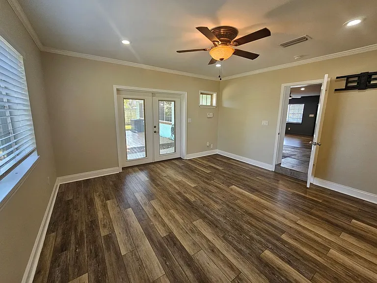 106 N Macarthur Ave — Photo 12