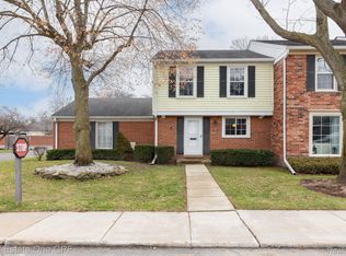 1282 Woodbridge St, Saint Clair Shores, MI 48080