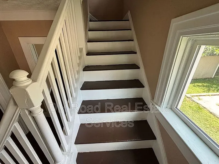 112 Heaton Ave — Photo 15