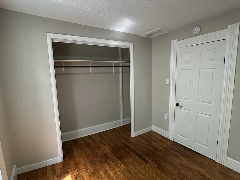 2703 S Walnut St — Photo 7