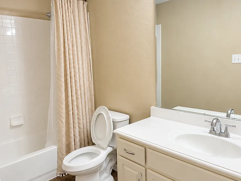9505 Thorncliff Dr — Photo 11