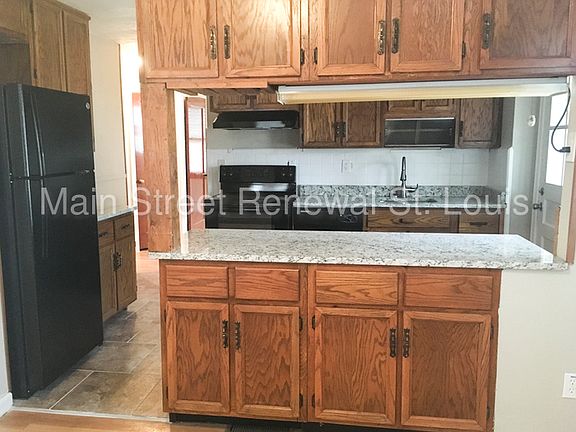 3rd image of 8647 Belhaven Dr