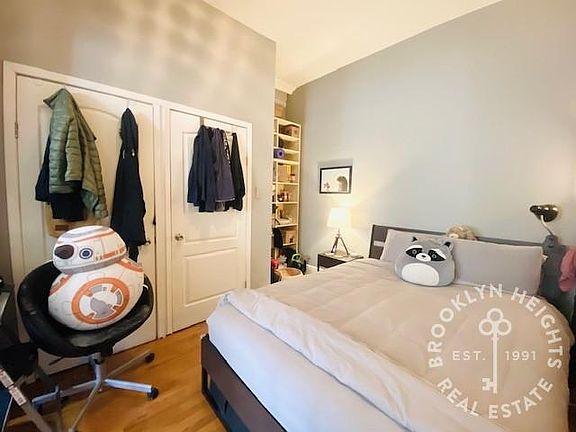 4th image of 154 Montague St APT 2R