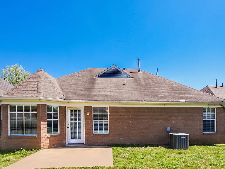 8459 Cross Point Dr — Photo 17