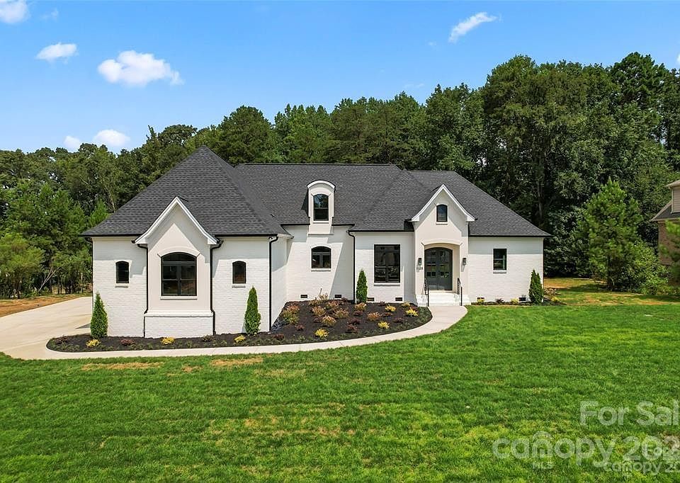 1st image of 1128 Lancashire Dr
