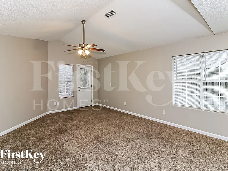 2165 Cottage Ct SW — Photo 2