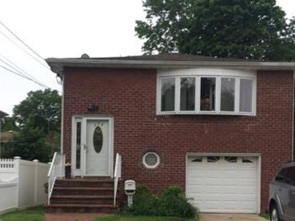 1st image of 365 Sherman St