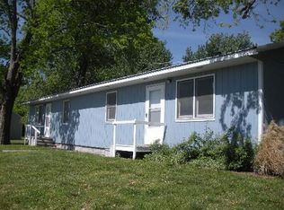 415 Lowell Ave, Holton, KS 66436