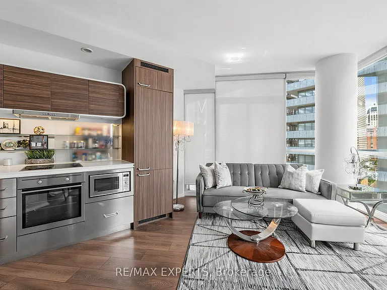 45 Charles St E #1509 — Photo 7