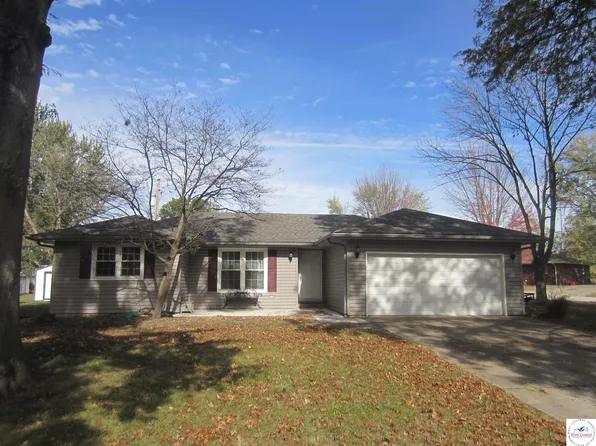 101 W Glendale Dr, Clinton, MO 64735
