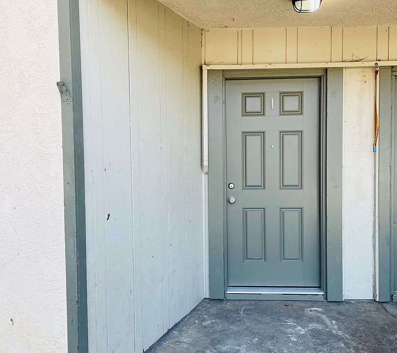 1st image of 4624 Ashdale Ct APT 1