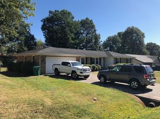 210 Susan Ln, Paducah, KY 42003