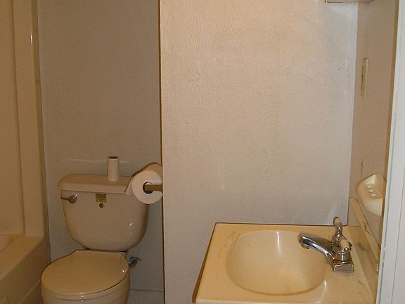 4th image of 743 W Otterman St #B